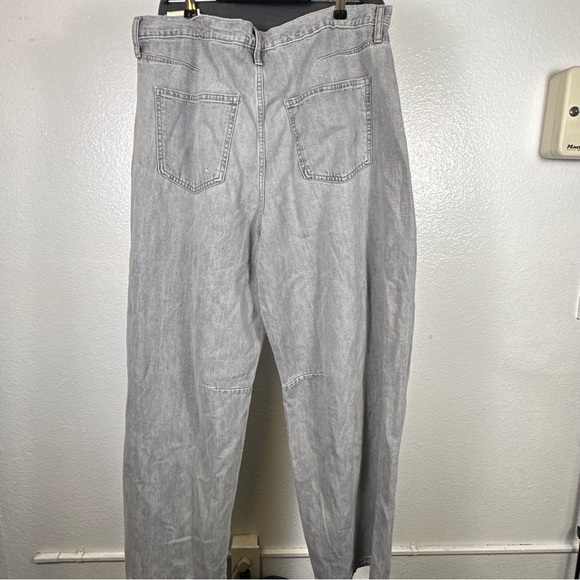 Universal Thread Women’s High-Rise Curved Leg Gray Denim Jeans Size 16 - Picture 6 of 9